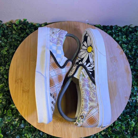 🔥 VANS MULTICOLOR CLASSIC SLIP-ON “ MEADOW PATCHWORK “ SHOES WOMENS 7.5 MENS 6 - Picture 7 of 10